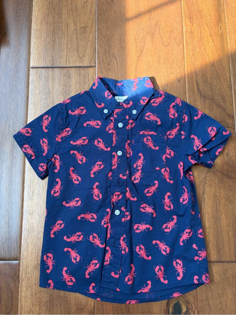 J. Crew Factory Navy Short-Sleeve Button-Down with Red Lobster Print size 3T